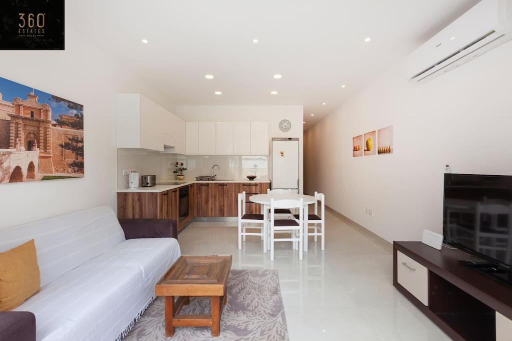 Comfy Apt With Terrace, 5 Mins To Sliema Ferries By 360 Estates Gzira Εξωτερικό φωτογραφία